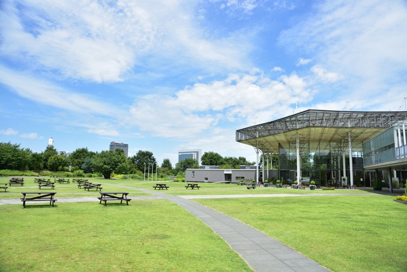 「千葉県立北総花の丘公園」と「花と緑の文化館」
